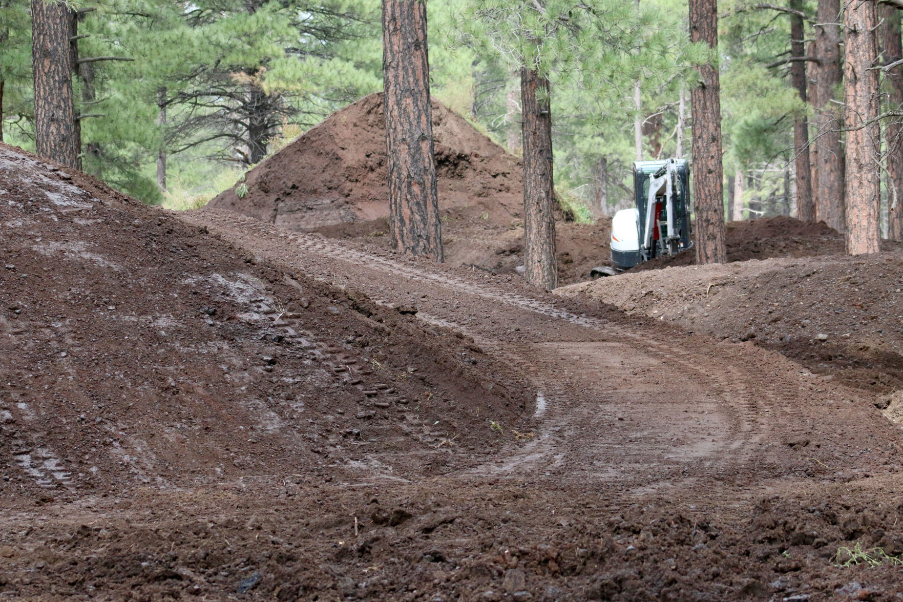 Fort Tuthill bike park construction